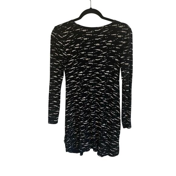 RVCA Black & White Abstract Long Sleeve Scoop Neck Mini Swing Dress Size Small - Picture 5 of 5